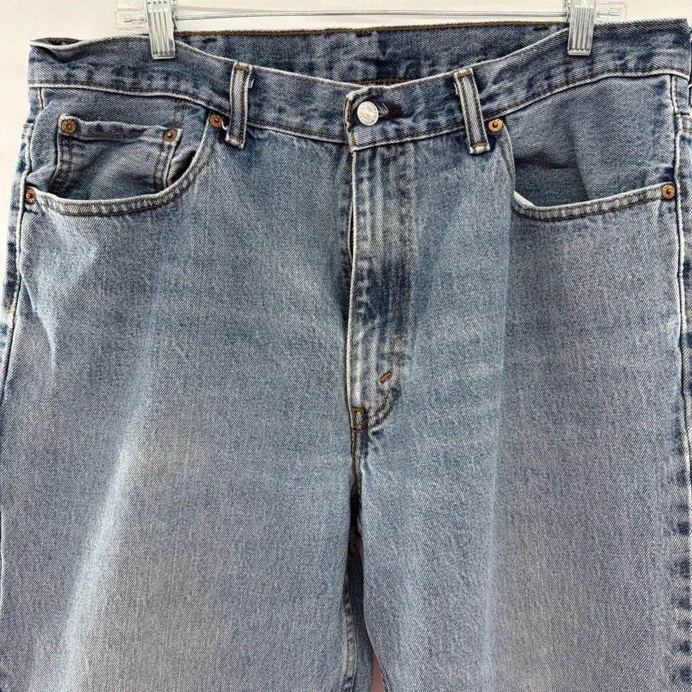 Levis Jeans 550 Relaxed Fit Blue Medium Wash Mens Size 38x32 High Rise